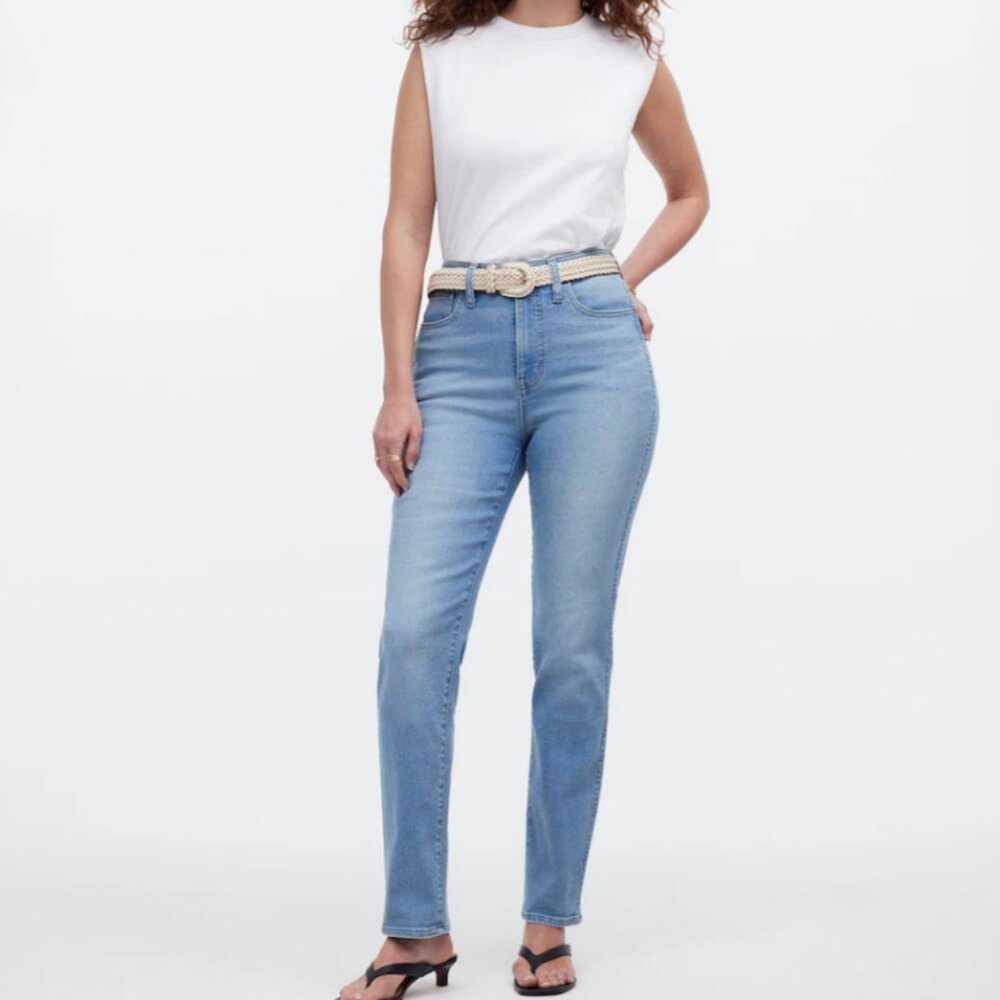 Curvy High-Rise Stovepipe Jeans in Carey Wash